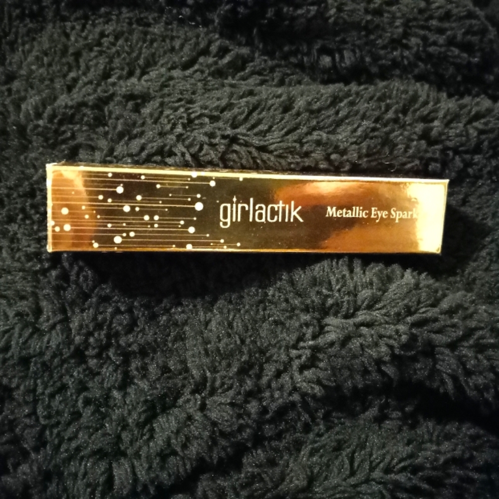 Girlactik Metallic Eye Sparkle- 5ml/ 17 FL oz BNIB